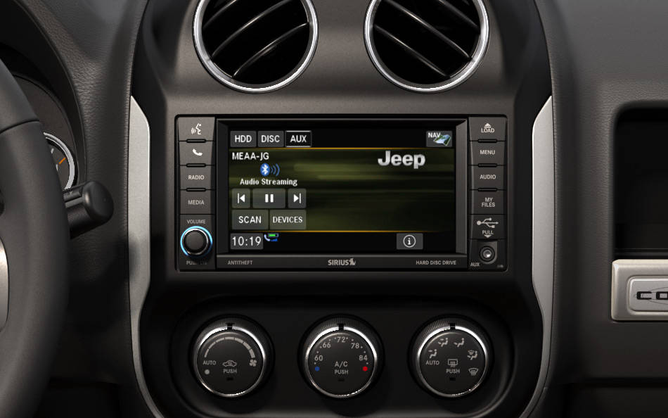2016 Jeep Compass Interior Infotainment Detail