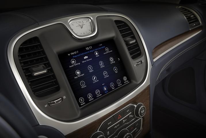 2017 Chrysler 300 Limited Dashboard Interior