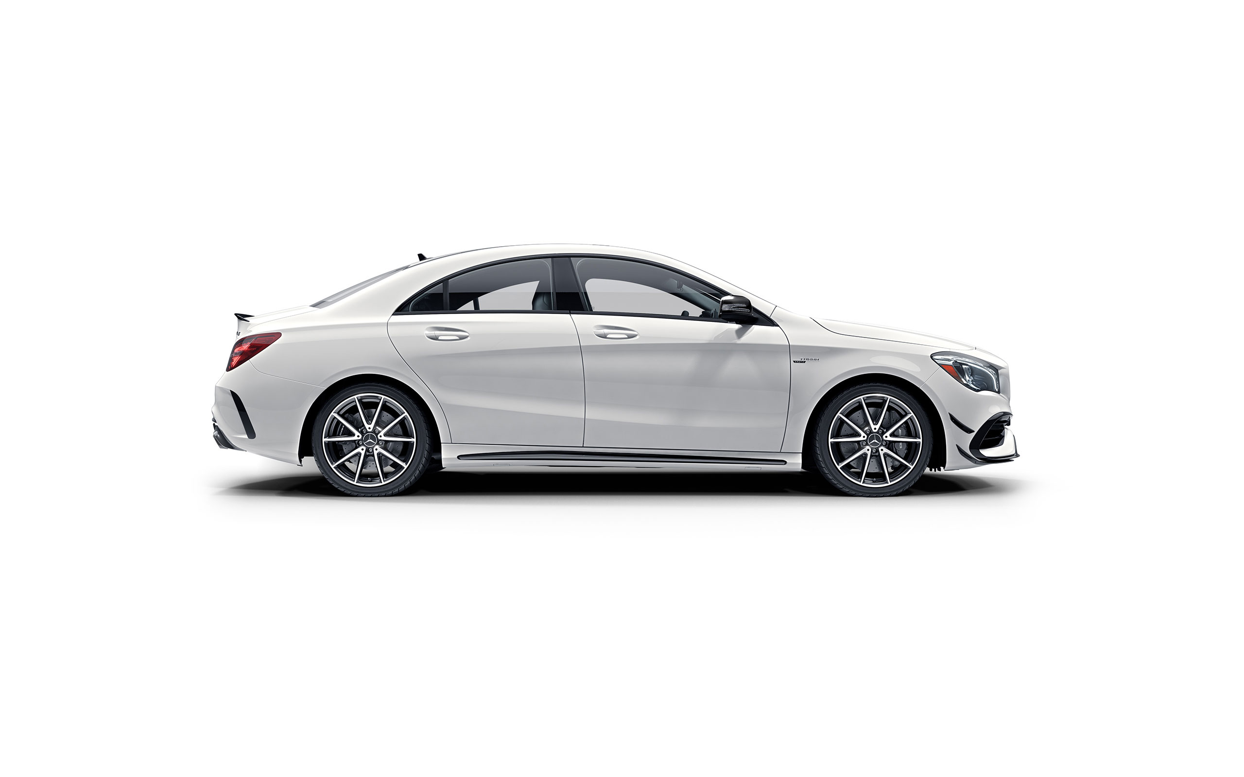 2018%20Mercedes Benz%20AMG%20CLA45%20Side%20Exterior%20White