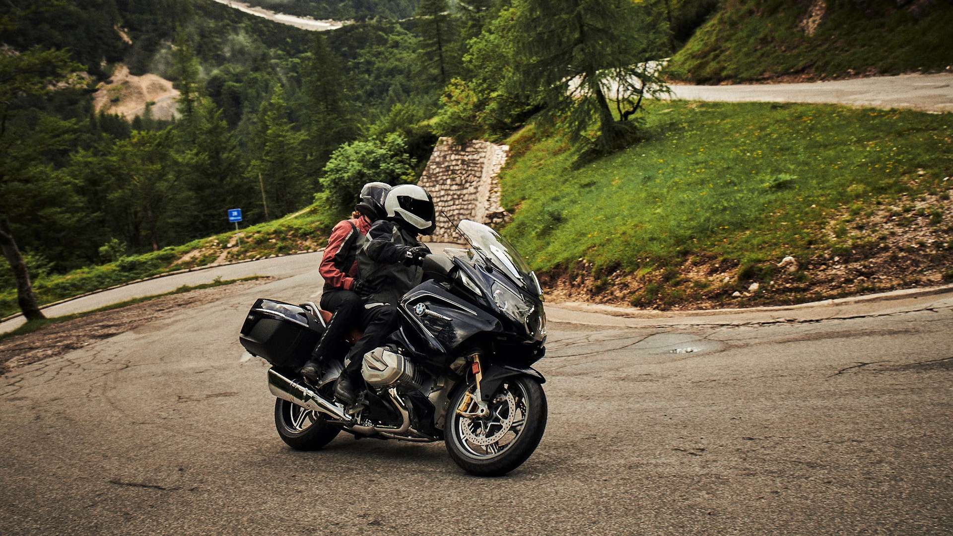 2019 BMW R 1250 RT Cockpit Detail Exterior