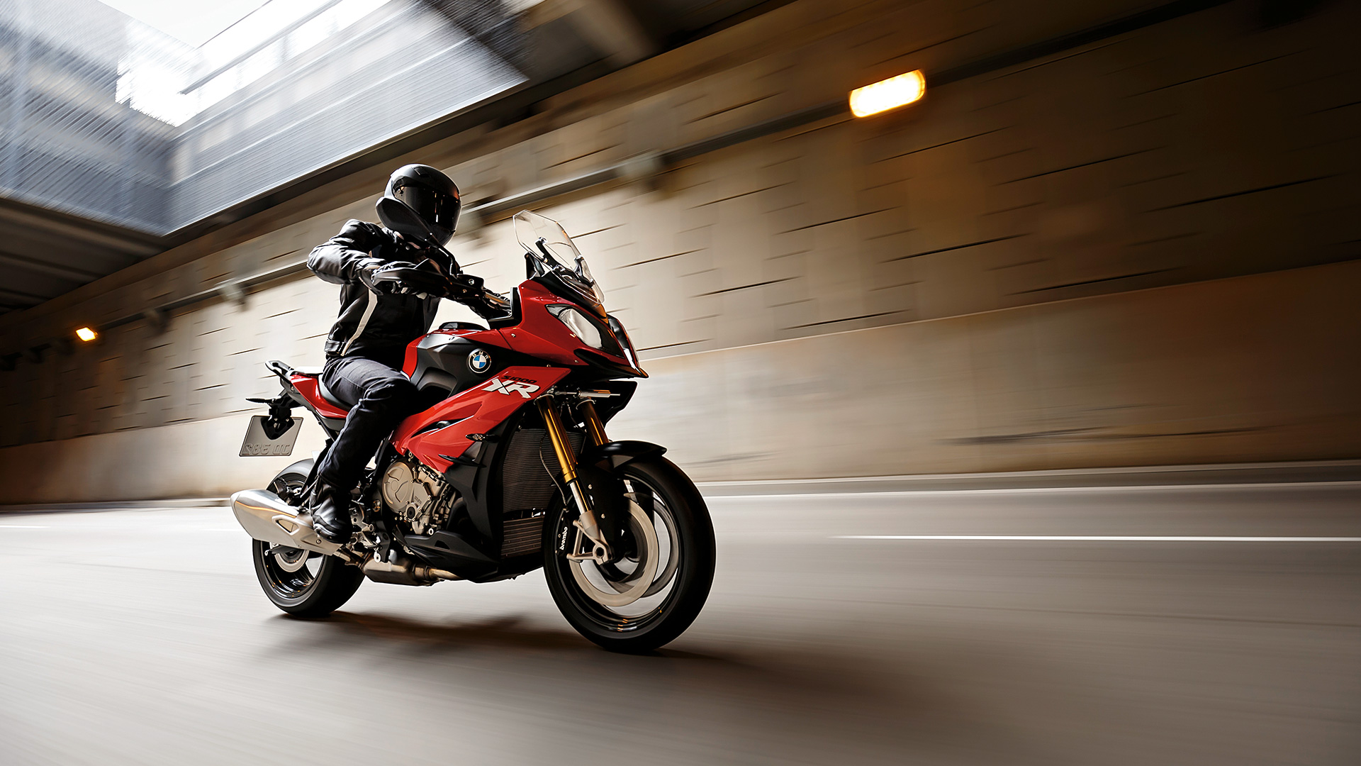 2019 BMW S 1000 R Red Exterior Side View Picture